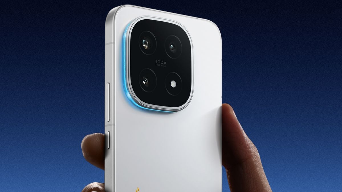 iQOO 15 Launched  With Snapdragon 8 Elite Gen 5 Chipset, 7,000mAh Battery: Price, Specifications