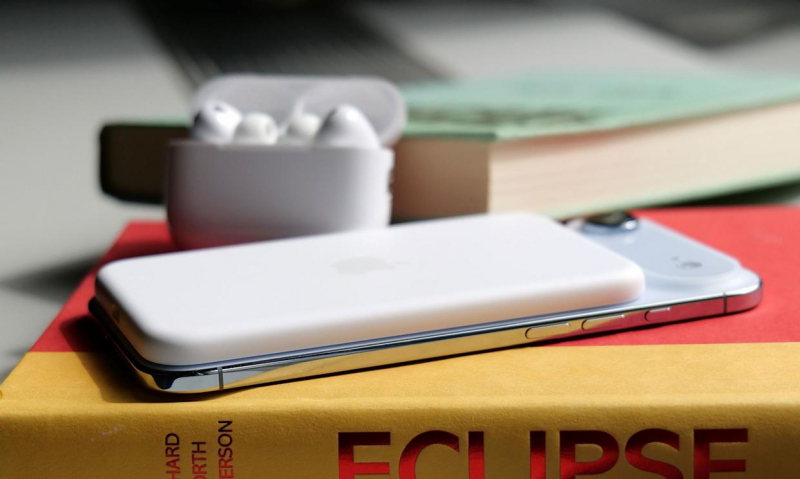 Apple's iPhone Air MagSafe battery pack drops to an all-time-low price